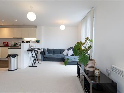 2 Bed Flat, Nobel House, RH1