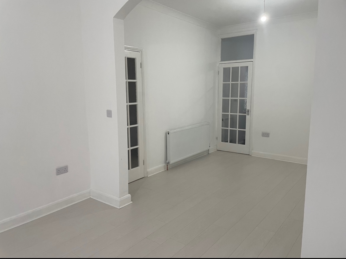 London 4 Bed Terraced House, Montpelier Gardens, E6 To Rent Now for