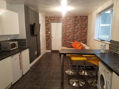 4 Bed Terraced House, De Grey Street, HU5