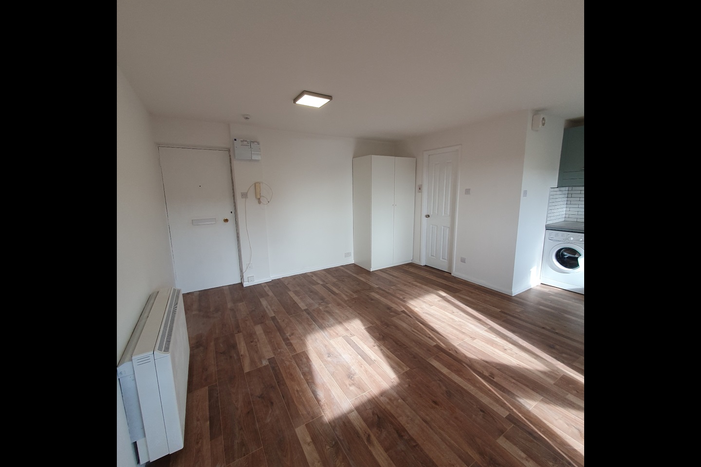 Additional image 2 of Studio Flat, Cleve Court, BS8, N1 7GU