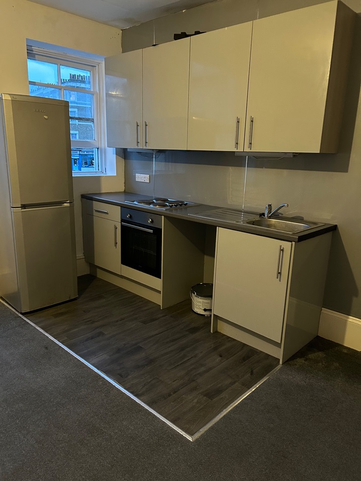 Gravesend Studio Flat, Gravesend, DA12 To Rent Now for £850.00 p/m