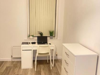 4 Bed Flat, Wakefield, WF1