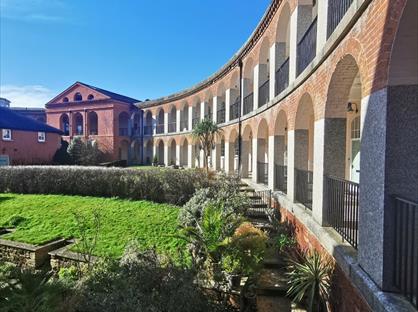 2 Bed Flat, Lower Cloister Walk, EX6