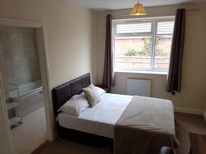 Room in a Shared House, Clifton Park View, S65
