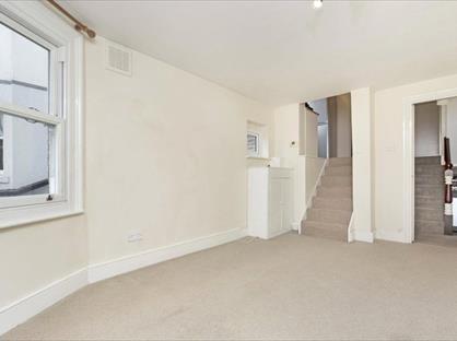 2 Bed Flat, Comyn Road, SW11