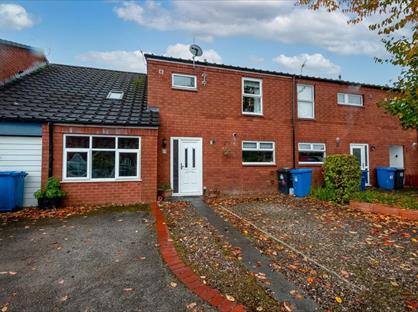 4 Bed Terraced House, Oxmead Close, WA2