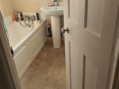 Room in a Shared House, St. Helier Avenue, SM4