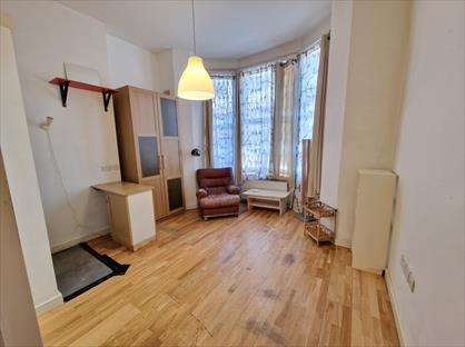 Studio Flat, Callcott Road, NW6