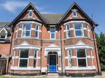 9 Bed Detached House, Hill Lane, SO15