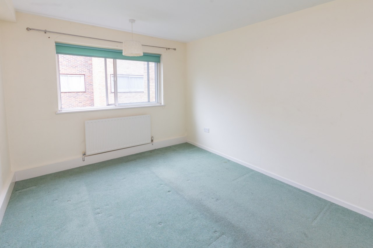 Beckenham 3 Bed Flat, Stonehaven, BR3 To Rent Now for £2,045.00 p/m