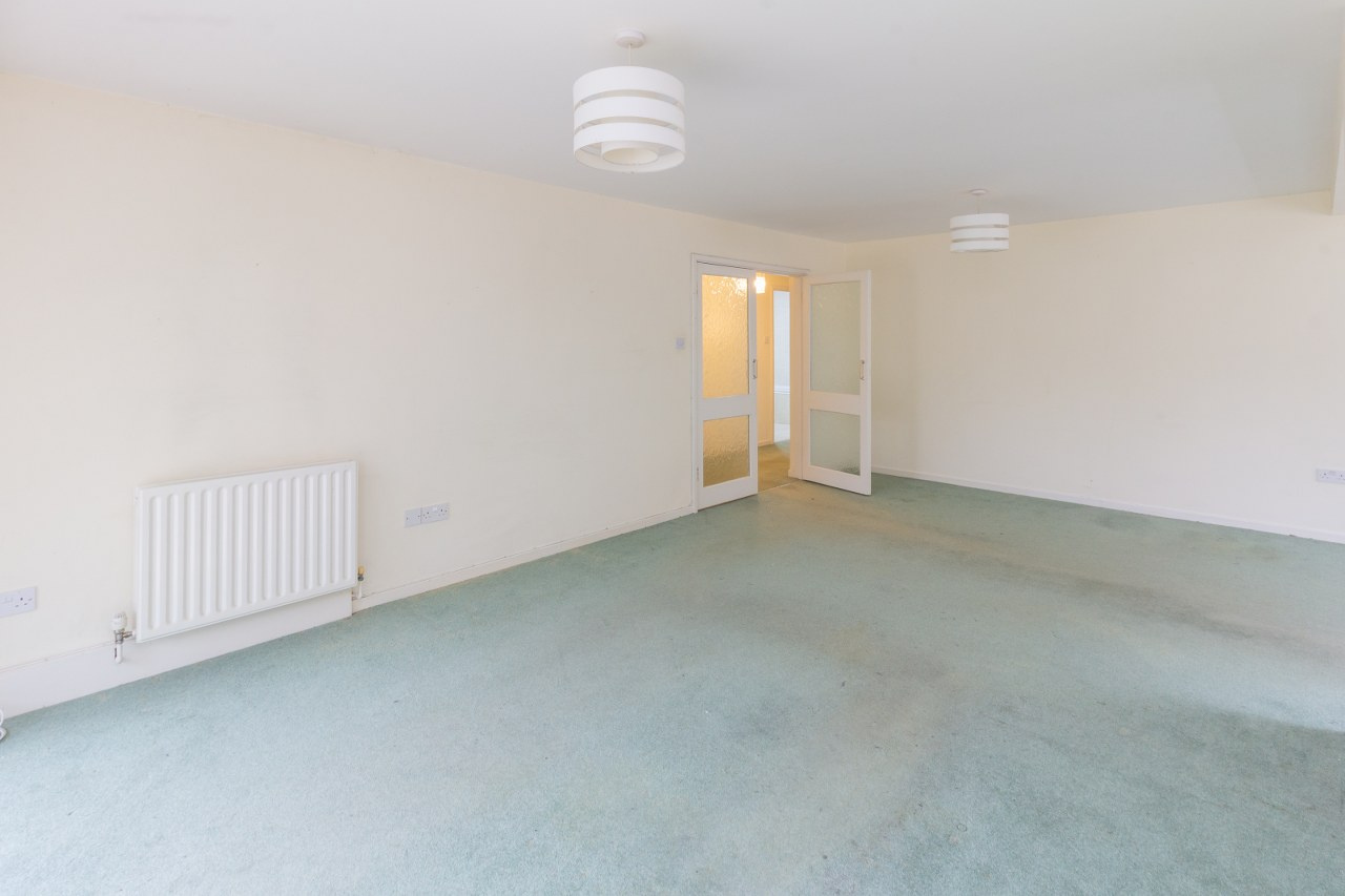 Beckenham 3 Bed Flat, Stonehaven, BR3 To Rent Now for £2,045.00 p/m
