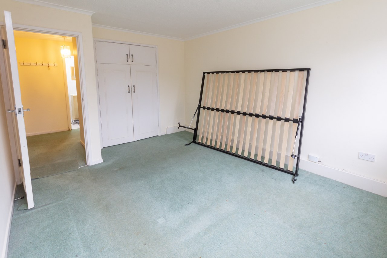 Beckenham 3 Bed Flat, Stonehaven, BR3 To Rent Now for £2,045.00 p/m