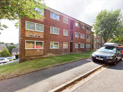 2 Bed Flat, Windsor Drive, HP13