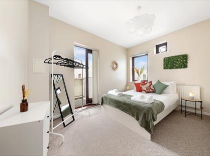 2 Bed Flat, Eden Way, E3