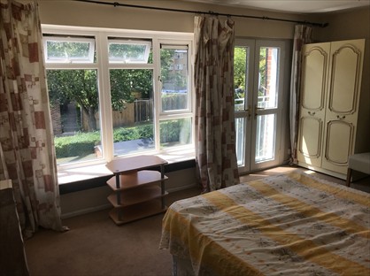 Room in a Shared House, Near Sutton High Street, SM5