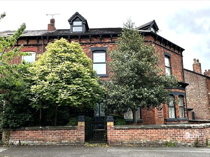 4 Bed Semi-Detached House, Sheffield Road, SK14