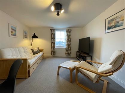 1 Bed Flat, Rose Hill, CT11