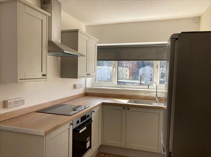 3 Bed Flat, Top Floor Deiniol Road, LL57