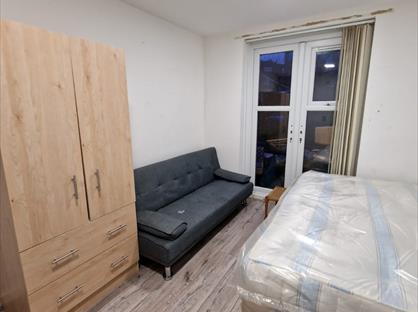 Studio Flat, Springfield, E5