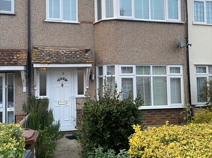 3 Bed Terraced House, Fourth Avenue, RM7