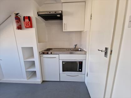 Studio Flat, Finsbury Park Road, N4