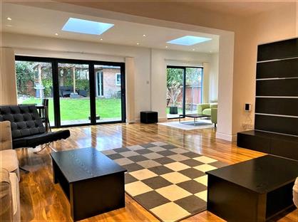 4 Bed Flat, Robin Hood Lane, SW15