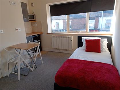1 Bed Flat, Woodhouse Street, ST4