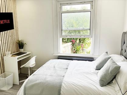 2 Bed Terraced House, London, NW10