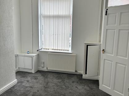 2 Bed Terraced House, Alexandra Street, OL6