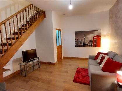 3 Bed Terraced House, Main Street, KA18