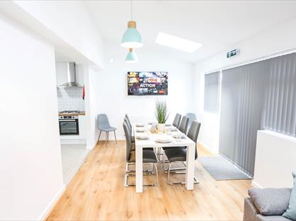 8 Bed End Terrace, Dilcock Way, CV4