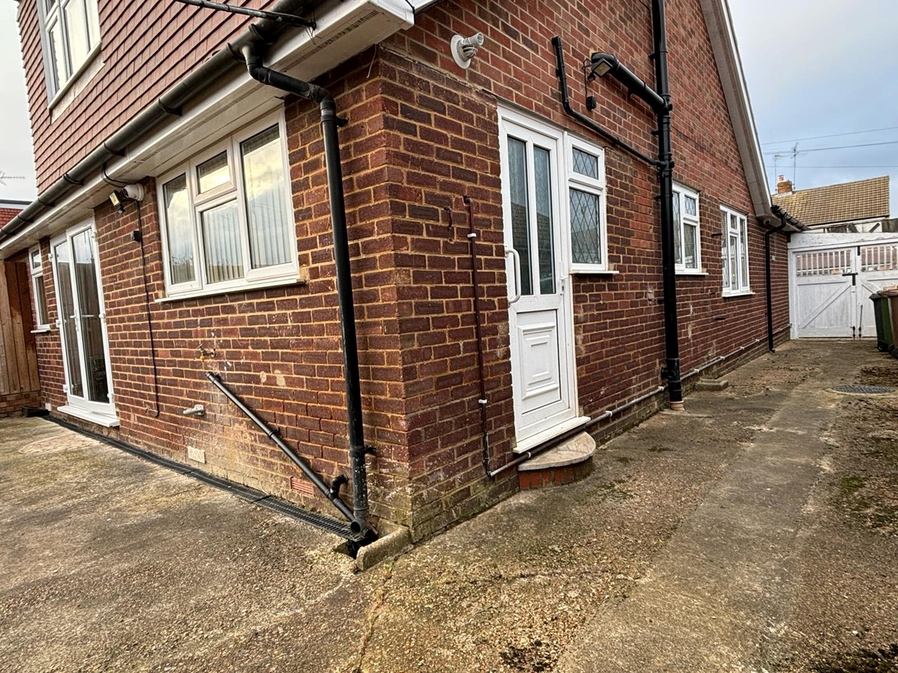 Luton 3 Bed SemiDetached House, Austin Road, LU3 To Rent Now for £