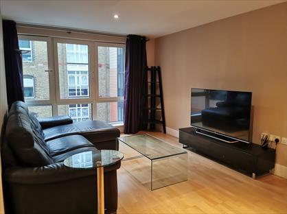 1 Bed Flat, High Timber Street, EC4V