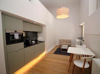 Studio Flat, Mcdonald Road, EH7