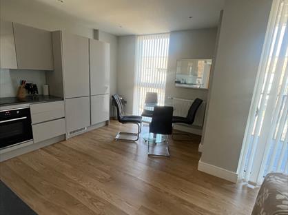 2 Bed Flat, Plough Lane, SW17