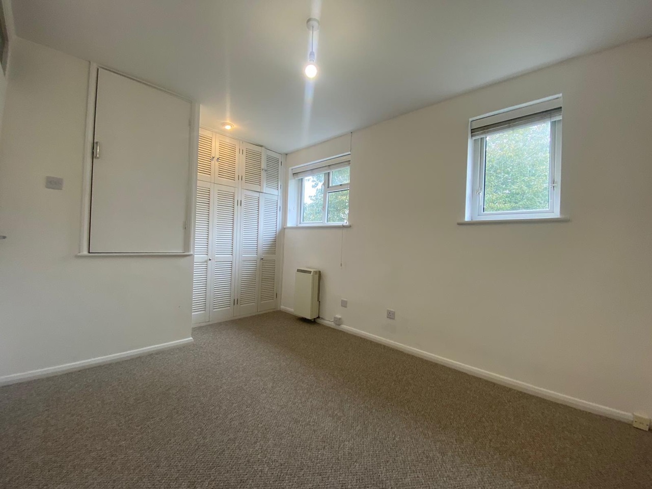 Middleton Cheney 3 Bed SemiDetached House, Peacocks Close, OX17 To