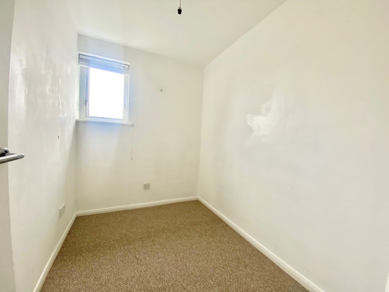 Middleton Cheney 3 Bed SemiDetached House, Peacocks Close, OX17 To