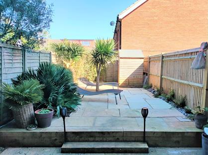 4 Bed Terraced House, Westview Close, BN10