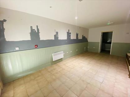 Studio Flat, County Road, L4