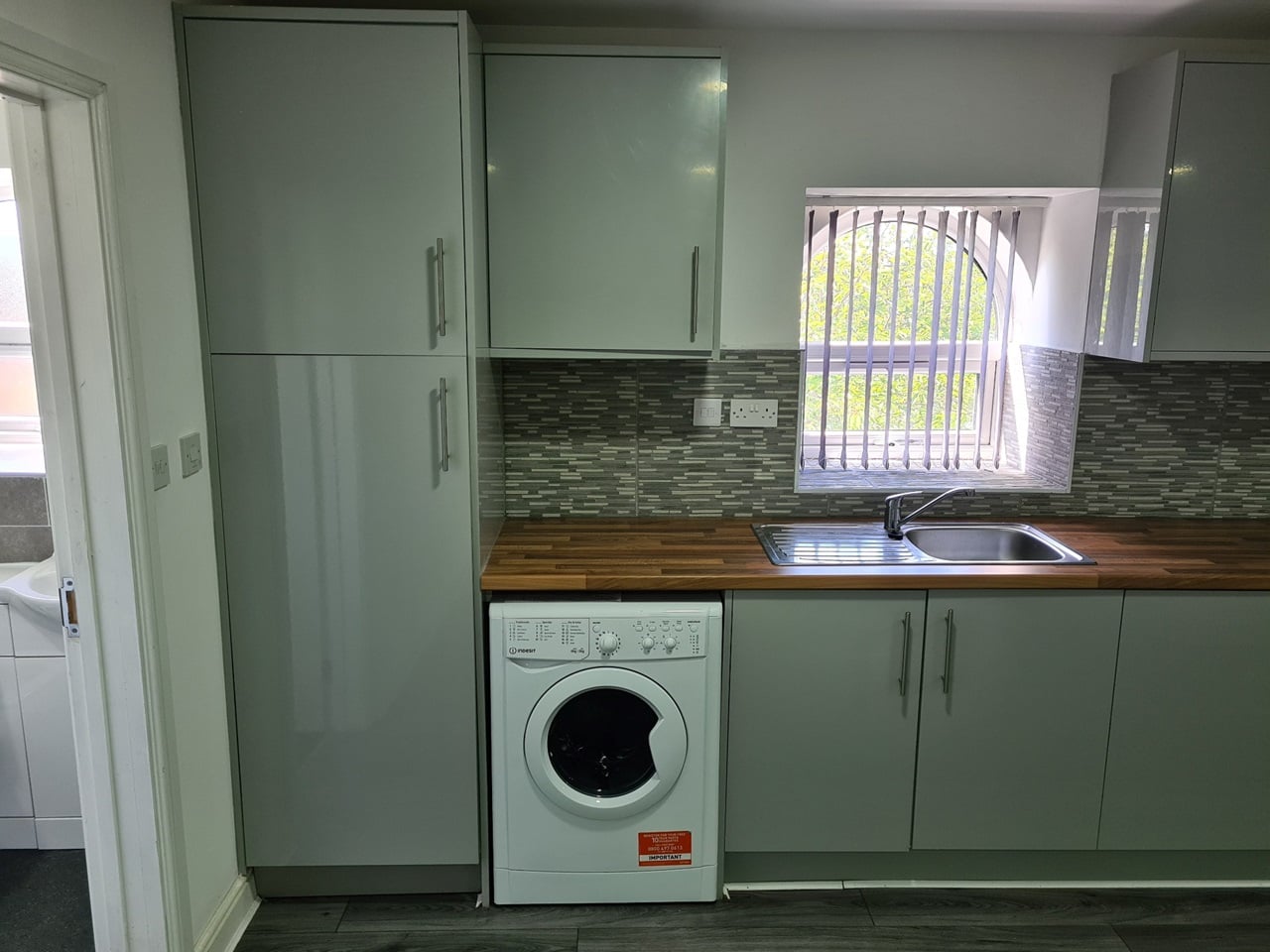 1 Bed Flat, Regent Street, B66 photo 2