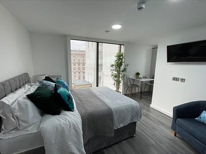 Studio Flat, Drury Lane, L2