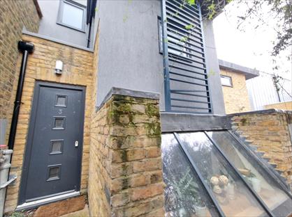 2 Bed Maisonette, Slindon Court, N16