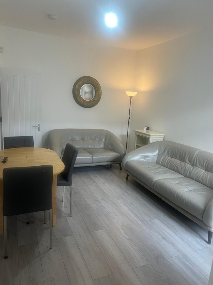 4 Bed Terraced House, Eston Street, M13