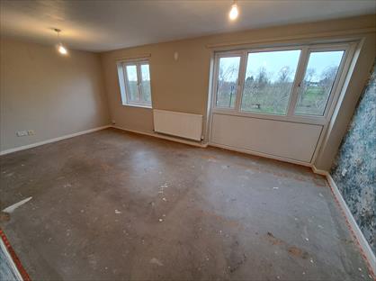 3 Bed Flat, Castle Court, SY13