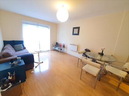 1 Bed Flat, Capulet Square, E3