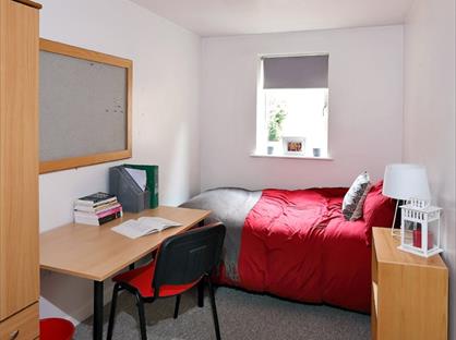 4 Bed Flat, Fieldings Lodge, SO22