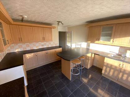 4 Bed End Terrace, Cambusdoon Place, KA13