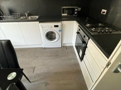 5 Bed Flat, Cockburn Street, EH1