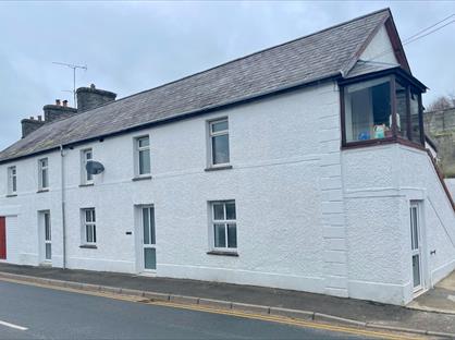 3 Bed Flat, Lloyd's Terrace, SA38