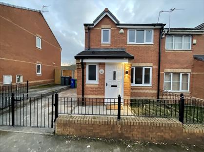 3 Bed Detached House, Foxham Drive, M7